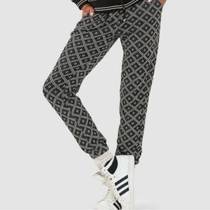 Faherty Seabrook black and white diamond joggers